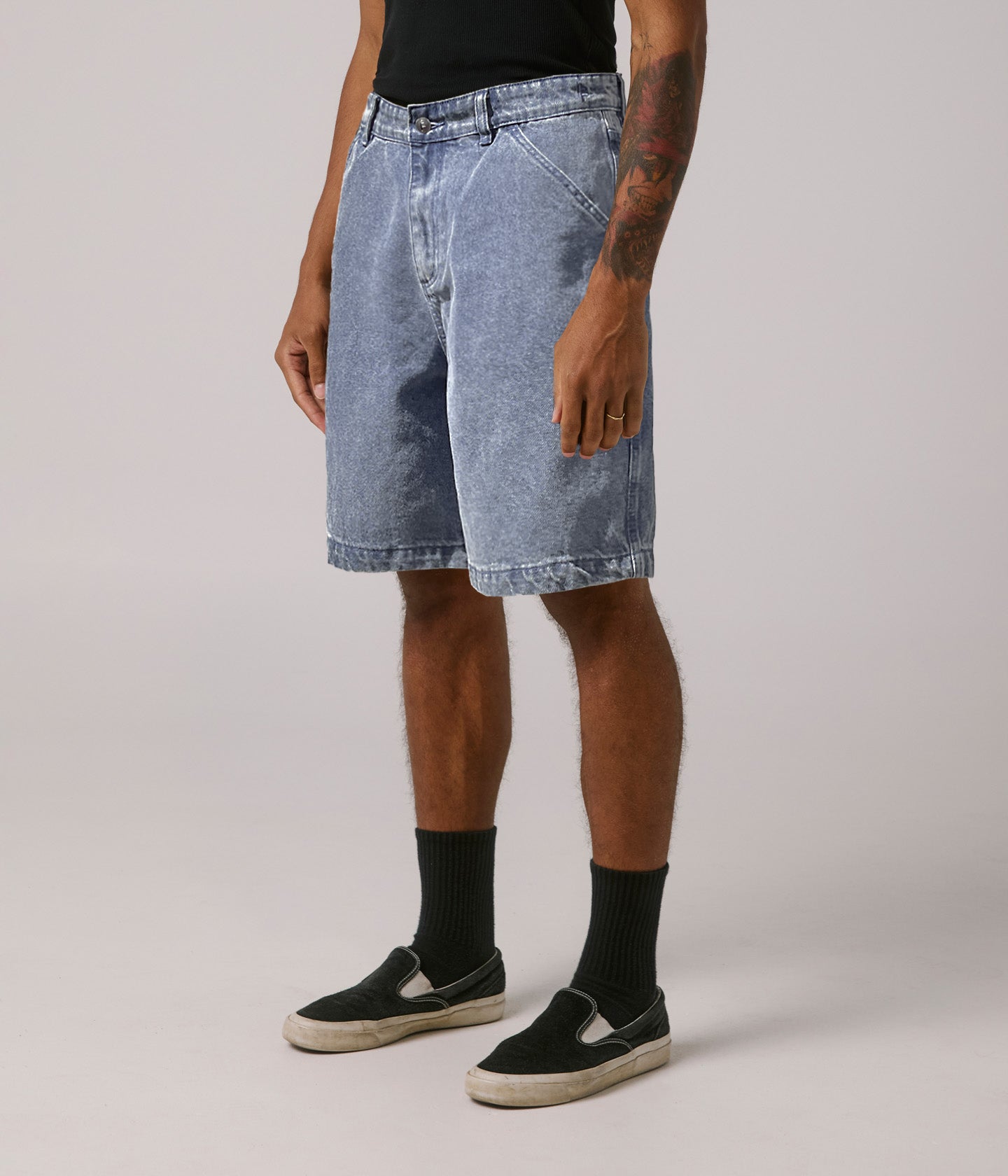 DISTEND DENIM WALKSHORT // WASHED INDIGO