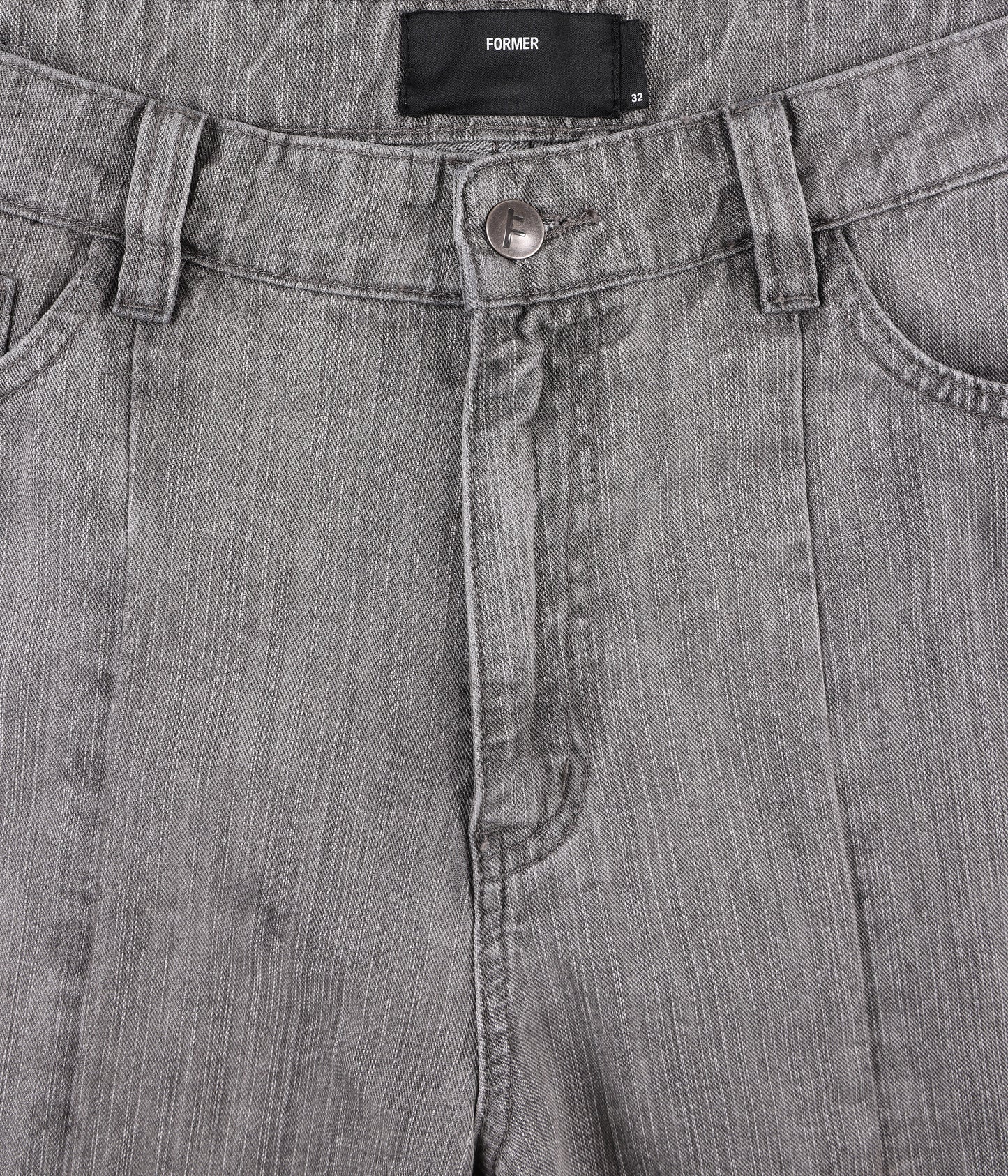 DISTEND SEAM JEAN SHORT // WASHED GREY