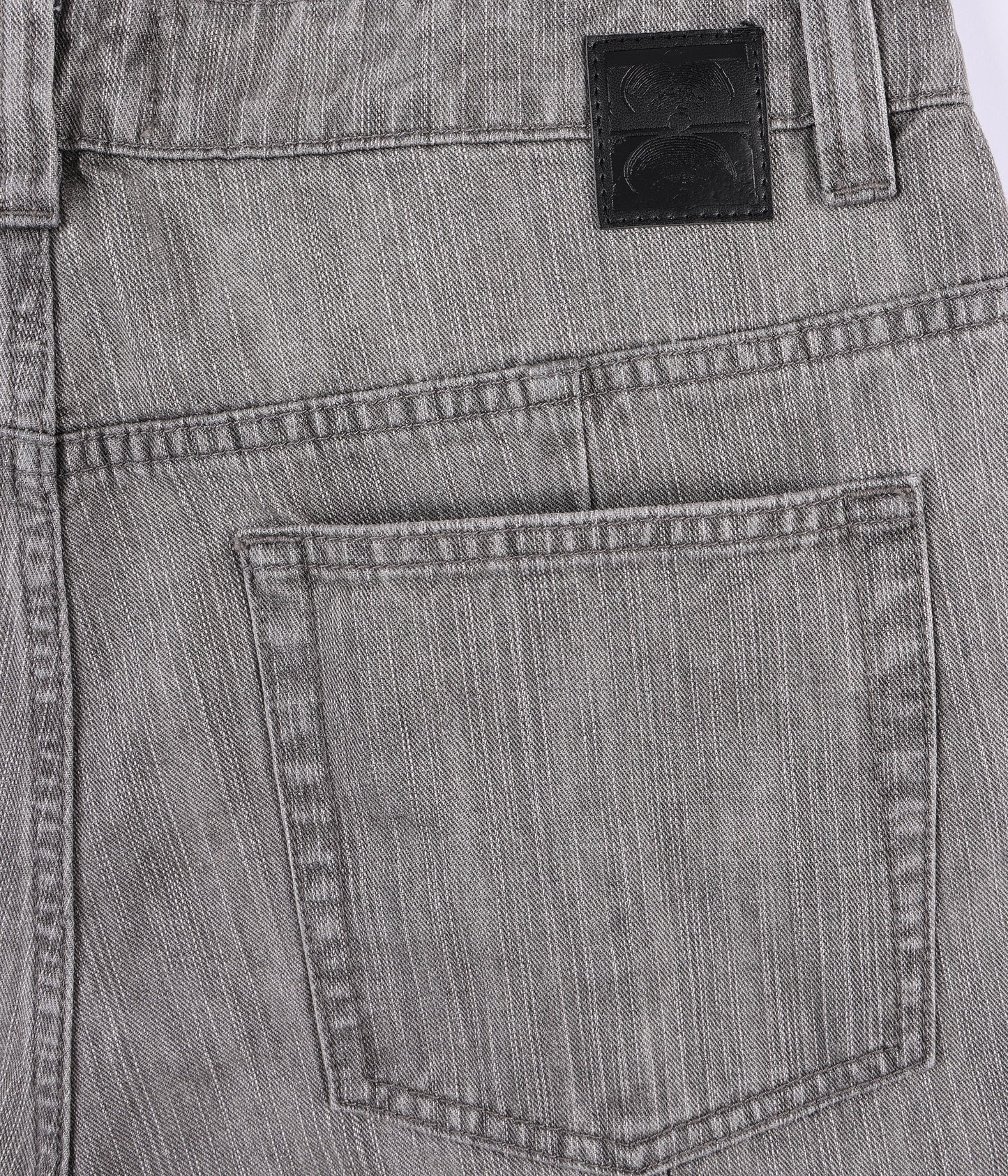 DISTEND SEAM JEAN SHORT // WASHED GREY