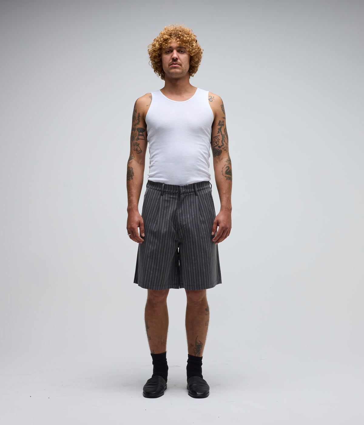 FORMER / ANDERSON PINSTRIPE WALKSHORT // GREY