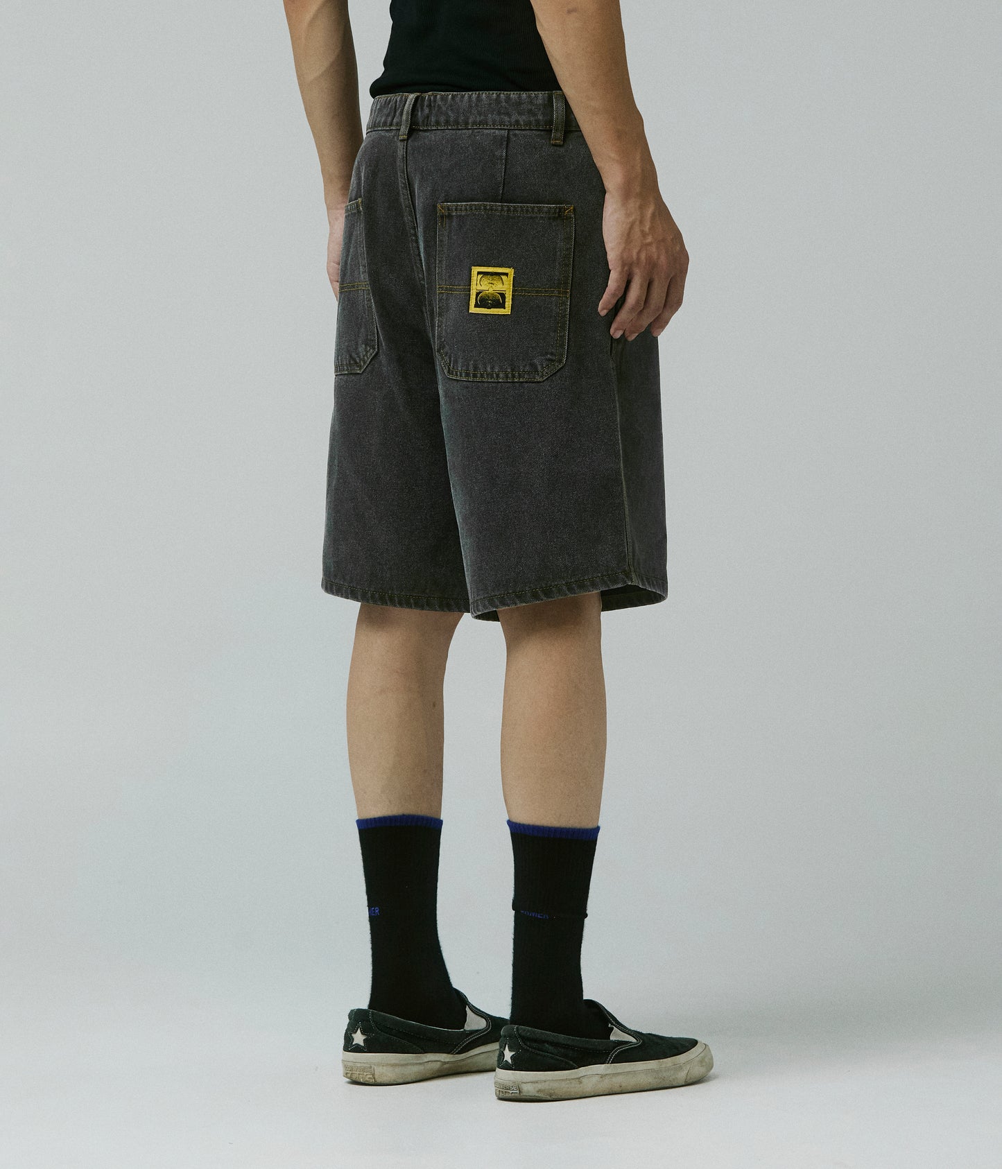 REYNOLDS 21 DENIM WALKSHORT // WASHED BLACK YELLOW