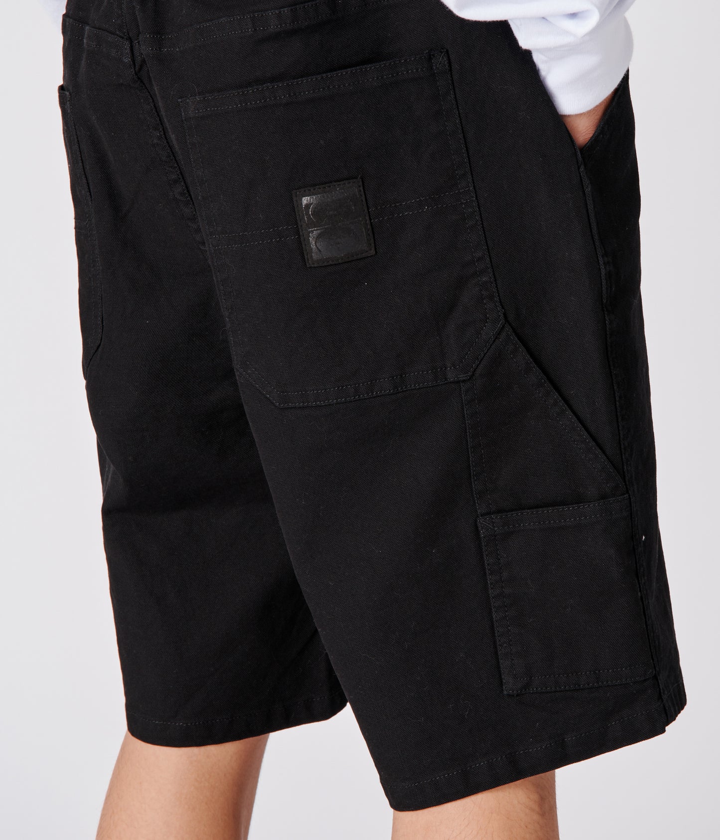 DISTEND WALKSHORT // BLACK